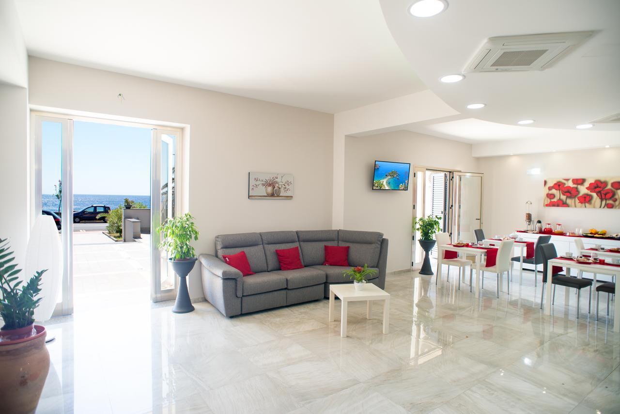 サンタ・テレーザ・ディ・リーヴァ Riva Del Sol Bed & Breakfast エクステリア 写真