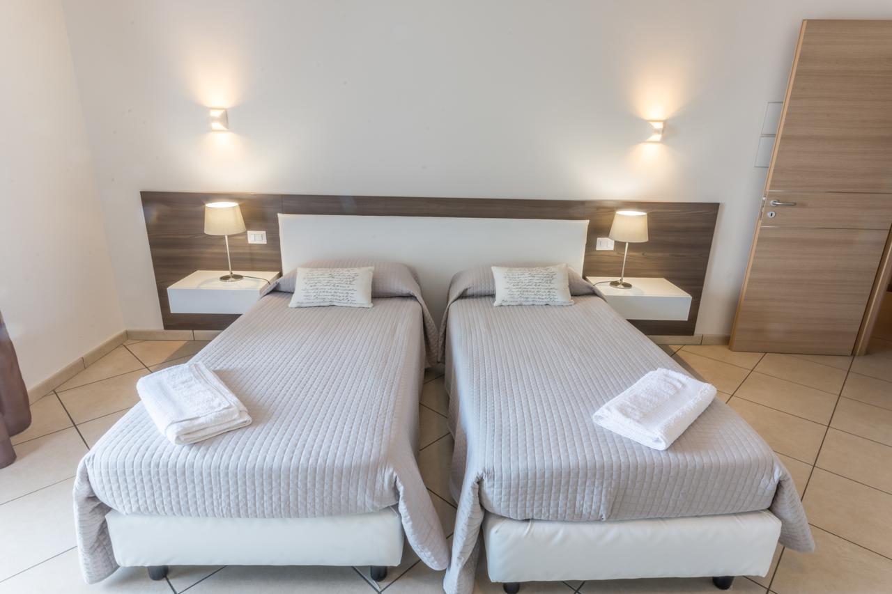 サンタ・テレーザ・ディ・リーヴァ Riva Del Sol Bed & Breakfast エクステリア 写真