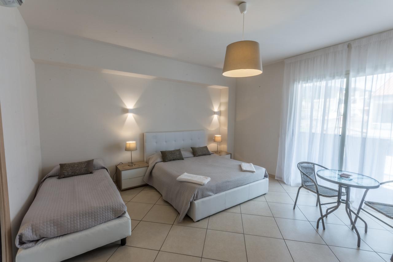 サンタ・テレーザ・ディ・リーヴァ Riva Del Sol Bed & Breakfast エクステリア 写真